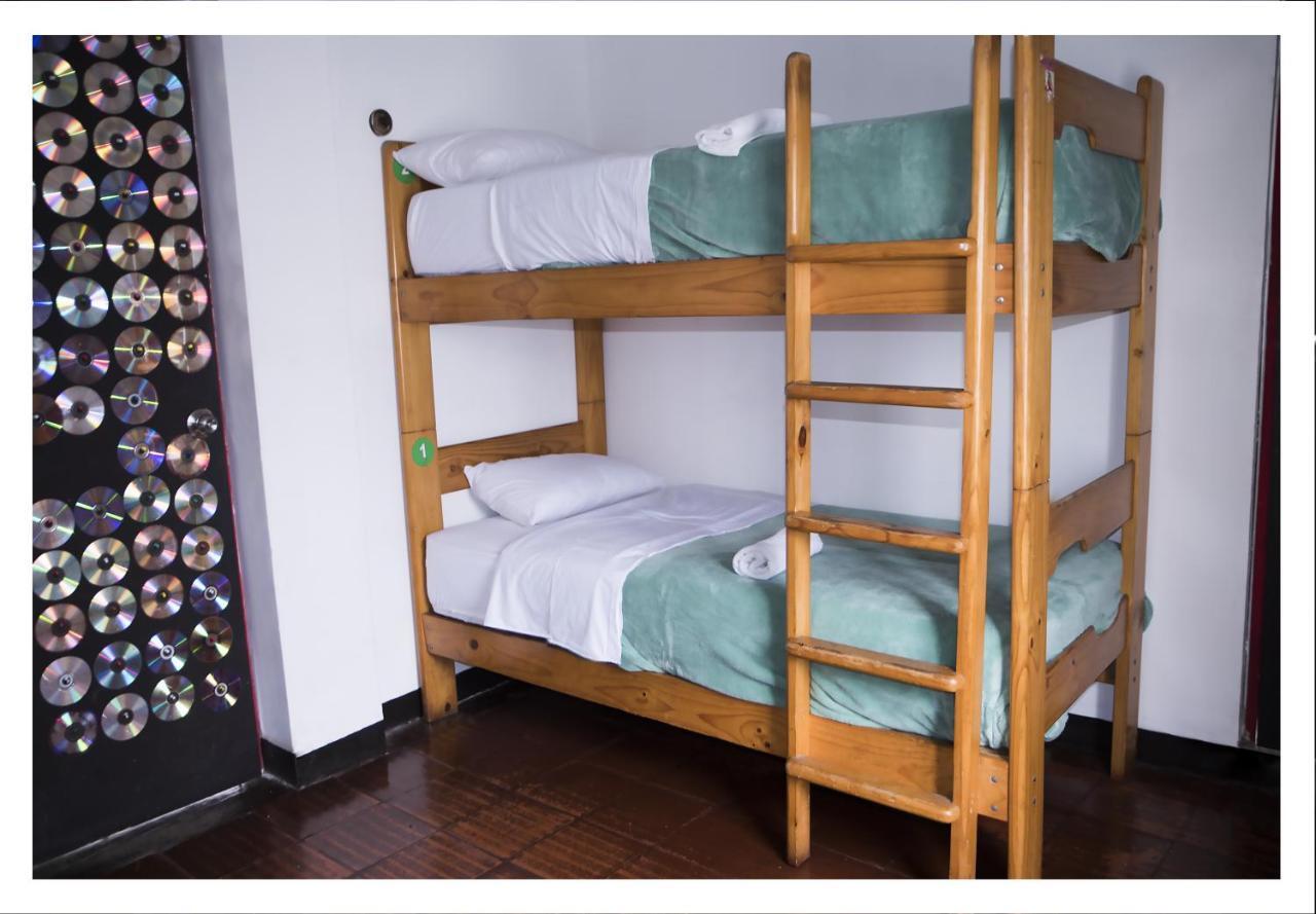 Red Llama Eco Hostel Лима Экстерьер фото